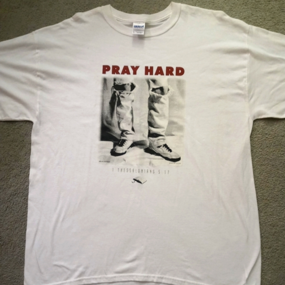 Brand new men's size extra large stylish t-shirt